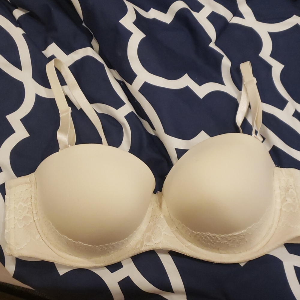 Strapless Torrid 42C bra Push up
